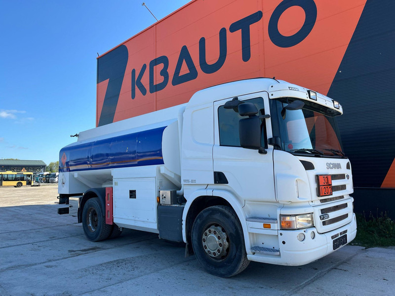 Scania P 320 4x2 TANK 11000 l / 2000 + 3000 + 3000 + 3000 l - Camião cisterna: foto 3 Scania P 320 4x2 TANK 11000 l / 2000 + 3000 + 3000 + 3000 l - Camião cisterna: foto 3