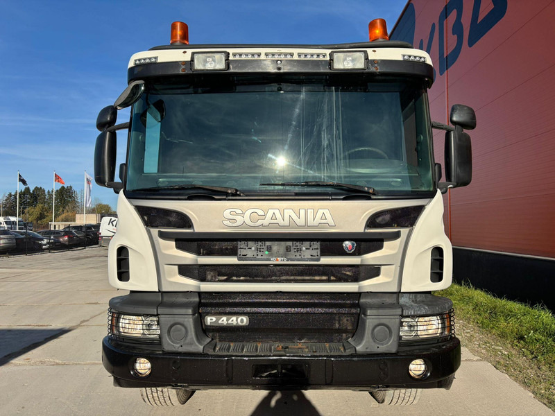 Scania P 440 8x4 RETARDER / FULL STEEL / BOX L=5850 mm - Camião basculante: foto 3 Scania P 440 8x4 RETARDER / FULL STEEL / BOX L=5850 mm - Camião basculante: foto 3