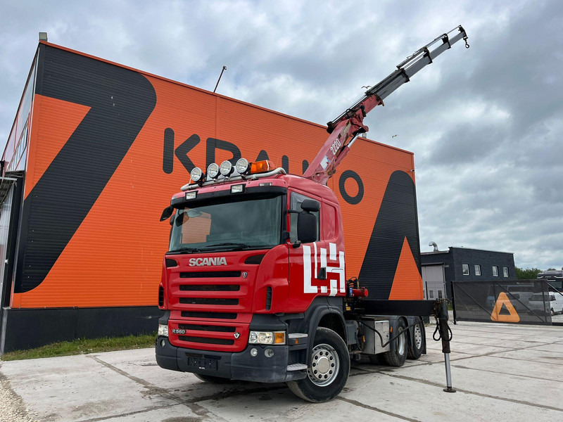 Scania R 560 6x2 HMF2220 K4 / RETARDER - Camião de caixa aberta/ Plataforma, Camião grua: foto 1 Scania R 560 6x2 HMF2220 K4 / RETARDER - Camião de caixa aberta/ Plataforma, Camião grua: foto 1