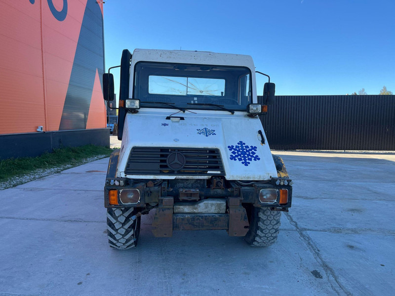 Mercedes-Benz Unimog U130 4x4 - Tractor: foto 3 Mercedes-Benz Unimog U130 4x4 - Tractor: foto 3