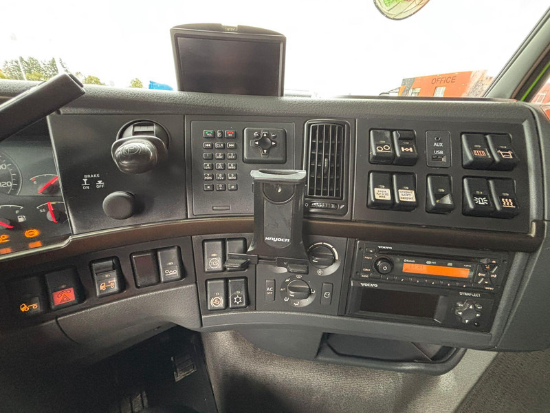 Tractor Volvo FH 16 600 6x2 GLOBE XXL ! / HYDRAULICS / RETARDER / DOUBLE BOGIE: foto 18