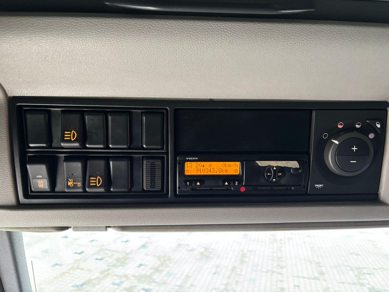 Tractor Volvo FH 16 600 6x2 GLOBE XXL ! / HYDRAULICS / RETARDER / DOUBLE BOGIE: foto 19