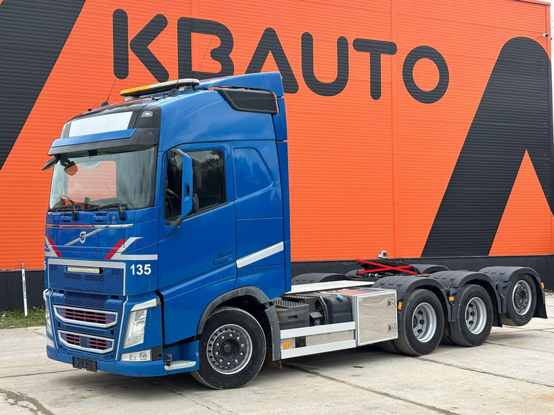 Volvo FH 500 8x4*4 FOR SALE AS CHASSIS / GCW 70 ton / PTO / CHASSIS L=6420 mm - Camião chassi: foto 1 Volvo FH 500 8x4*4 FOR SALE AS CHASSIS / GCW 70 ton / PTO / CHASSIS L=6420 mm - Camião chassi: foto 1