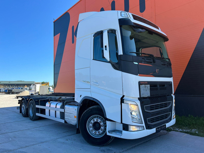 Volvo FH 540 6x2 RETARDER - Camião transportador de contêineres/ Caixa móvel: foto 3 Volvo FH 540 6x2 RETARDER - Camião transportador de contêineres/ Caixa móvel: foto 3