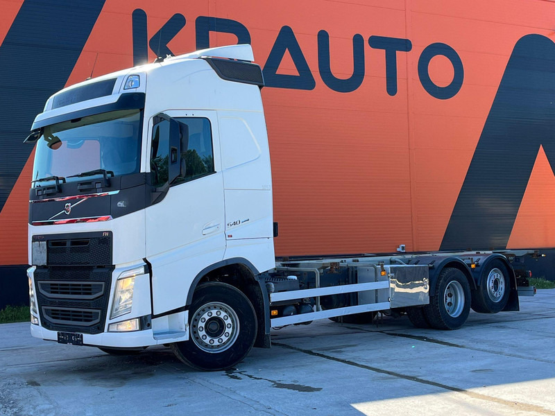 Volvo FH 540 6x2 RETARDER - Camião transportador de contêineres/ Caixa móvel: foto 1 Volvo FH 540 6x2 RETARDER - Camião transportador de contêineres/ Caixa móvel: foto 1