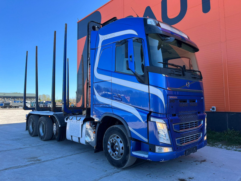 Volvo FH 540 8x4/4 - Camião de transporte de madeira, Camião grua: foto 4 Volvo FH 540 8x4/4 - Camião de transporte de madeira, Camião grua: foto 4