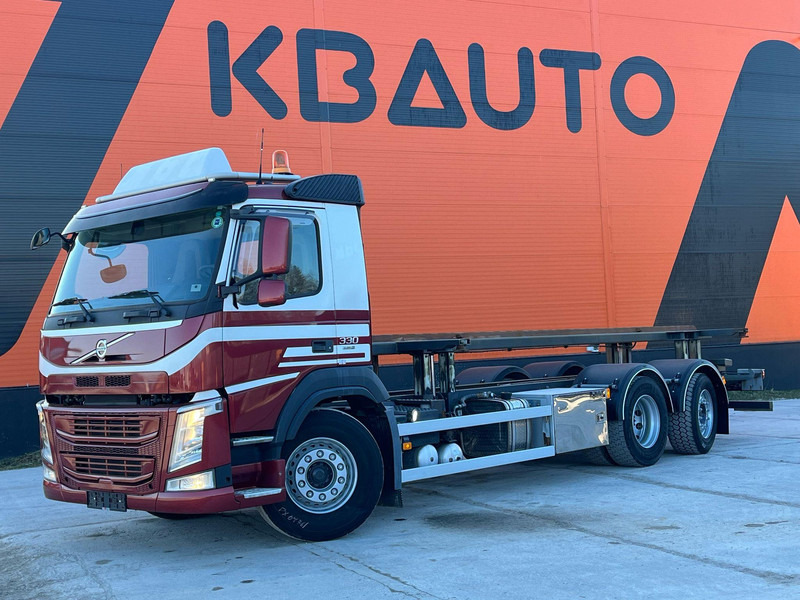Volvo FM 330 6x2*4 ONLY 57587 km !!! / HYDRAULICS / CHASSIS L=7740 MM - Camião transportador de contêineres/ Caixa móvel: foto 1 Volvo FM 330 6x2*4 ONLY 57587 km !!! / HYDRAULICS / CHASSIS L=7740 MM - Camião transportador de contêineres/ Caixa móvel: foto 1