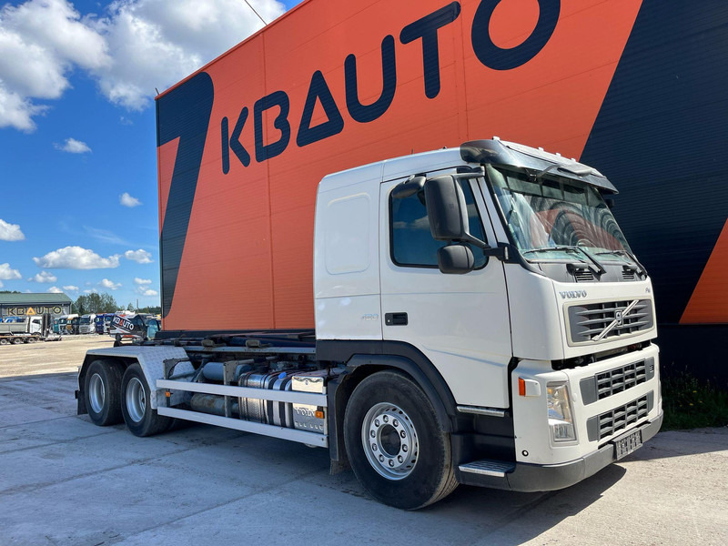 Volvo FM 420 6x4 HIAB 20 ton / L=5600 mm - Camião polibenne: foto 4 Volvo FM 420 6x4 HIAB 20 ton / L=5600 mm - Camião polibenne: foto 4