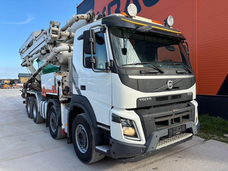 Volvo FMX 500 8x4 PUMI 24-3 - 24 m - 2303 hours / 7 m3 / FULL STEEL - Camião betoneira: foto 4 Volvo FMX 500 8x4 PUMI 24-3 - 24 m - 2303 hours / 7 m3 / FULL STEEL - Camião betoneira: foto 4