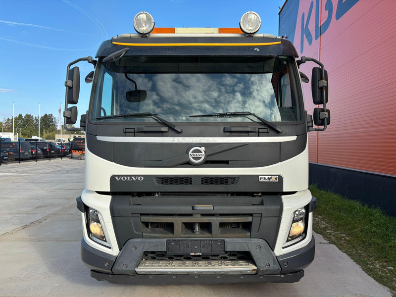 Volvo FMX 500 8x4 PUMI 24-3 - 24 m - 2303 hours / 7 m3 / FULL STEEL - Camião betoneira: foto 3 Volvo FMX 500 8x4 PUMI 24-3 - 24 m - 2303 hours / 7 m3 / FULL STEEL - Camião betoneira: foto 3