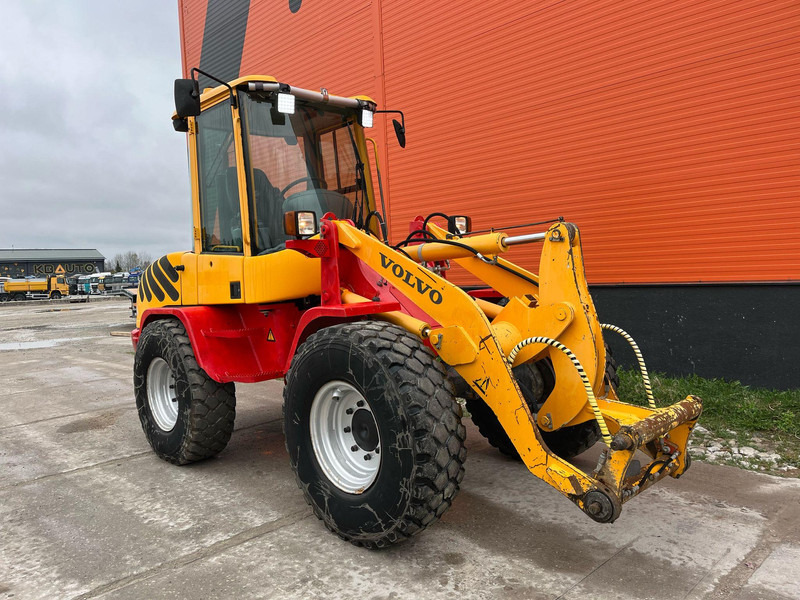 Volvo L 30 B-Z/X 4x4 AC / QUICK COUPLER / BUCKET + FORKS - Pá carregadora de rodas: foto 5 Volvo L 30 B-Z/X 4x4 AC / QUICK COUPLER / BUCKET + FORKS - Pá carregadora de rodas: foto 5