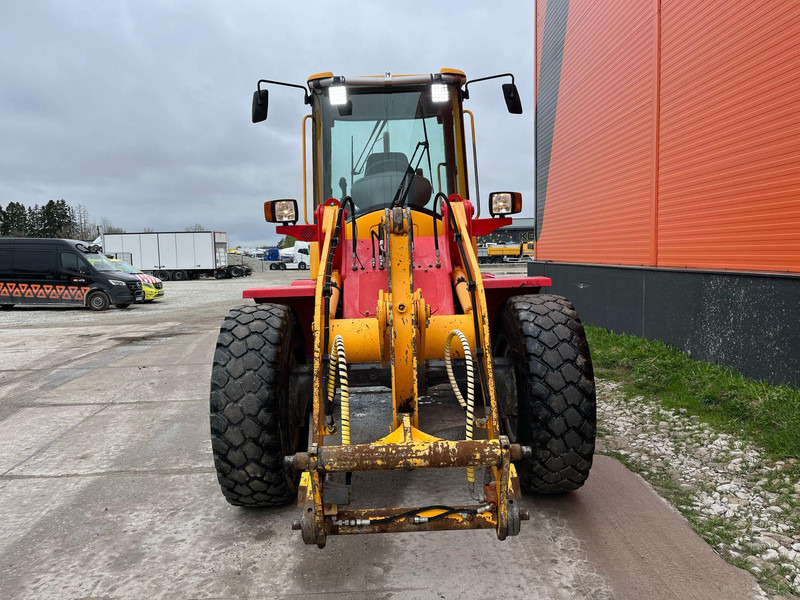 Volvo L 30 B-Z/X 4x4 AC / QUICK COUPLER / BUCKET + FORKS - Pá carregadora de rodas: foto 4 Volvo L 30 B-Z/X 4x4 AC / QUICK COUPLER / BUCKET + FORKS - Pá carregadora de rodas: foto 4
