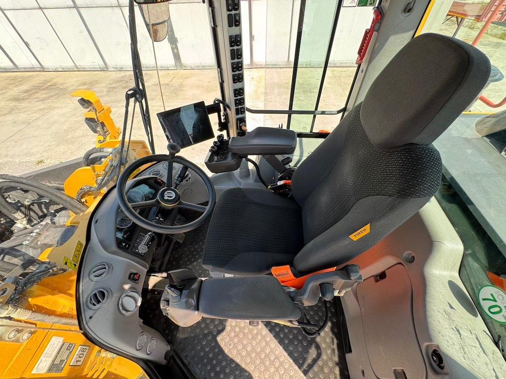 Locação financeira de  Volvo L180H Volvo L180H: foto 20