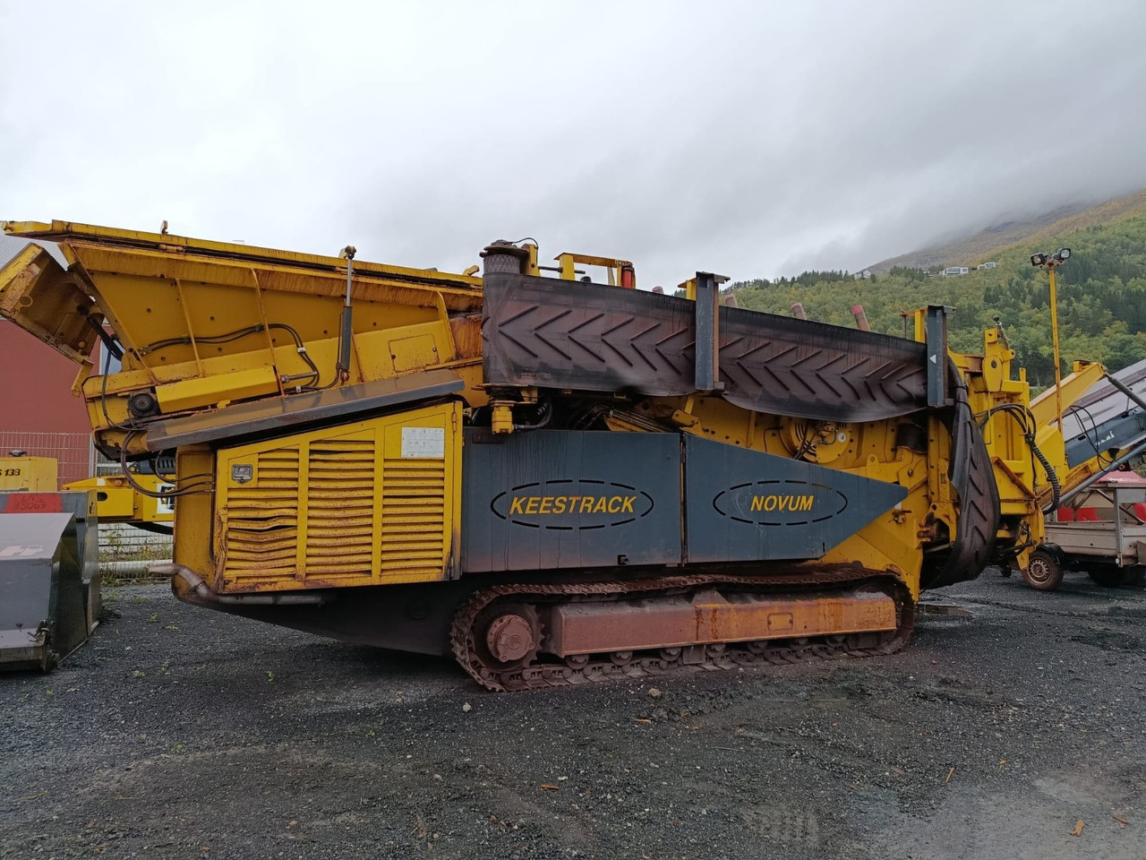 KEESTRACK Novum 4215 - Peneira vibratória: foto 1 KEESTRACK Novum 4215 - Peneira vibratória: foto 1