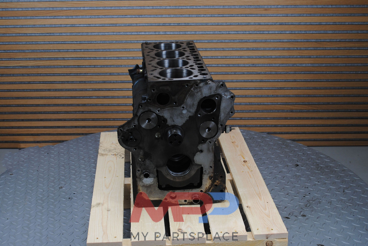 Kubota Blok Kubota V3300 - Bloco do motor para Máquina de construção: foto 3 Kubota Blok Kubota V3300 - Bloco do motor para Máquina de construção: foto 3