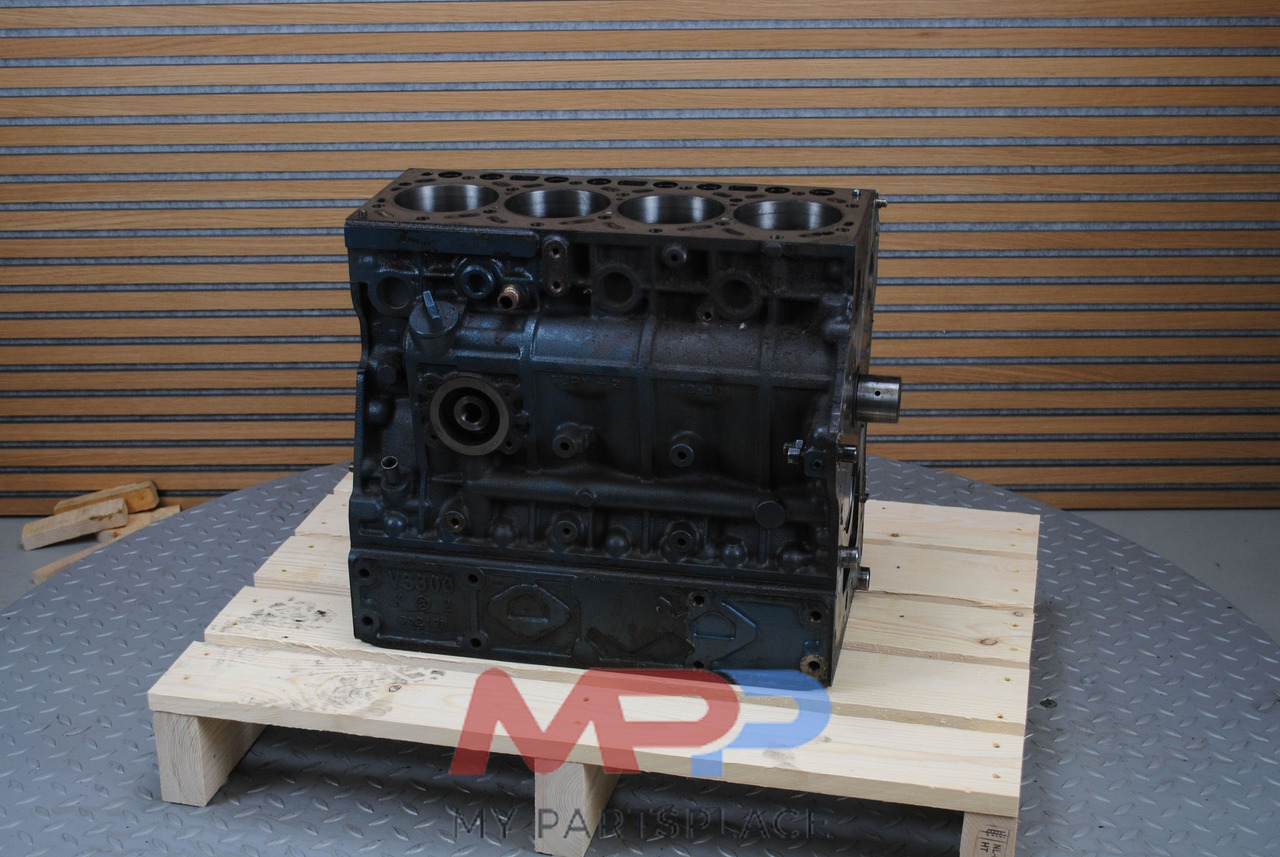 Kubota Blok Kubota V3300 - Bloco do motor para Máquina de construção: foto 2 Kubota Blok Kubota V3300 - Bloco do motor para Máquina de construção: foto 2