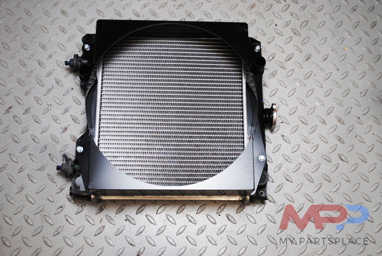 Mitsubishi Mitsubishi L3E Radiator 30L4705051 - Motor: foto 2 Mitsubishi Mitsubishi L3E Radiator 30L4705051 - Motor: foto 2