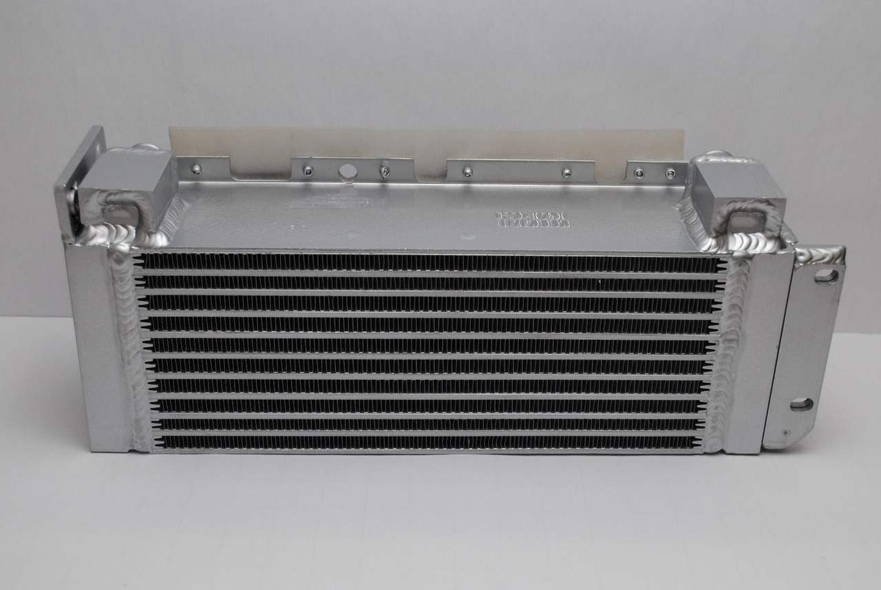 Radiador de óleo para Máquina de construção novo Oliekoeler 04102800 / 04281090 voor Deutz BF4L2011, D2011 L04 I, TD2011: foto 7 Radiador de óleo para Máquina de construção novo Oliekoeler 04102800 / 04281090 voor Deutz BF4L2011, D2011 L04 I, TD2011: foto 7