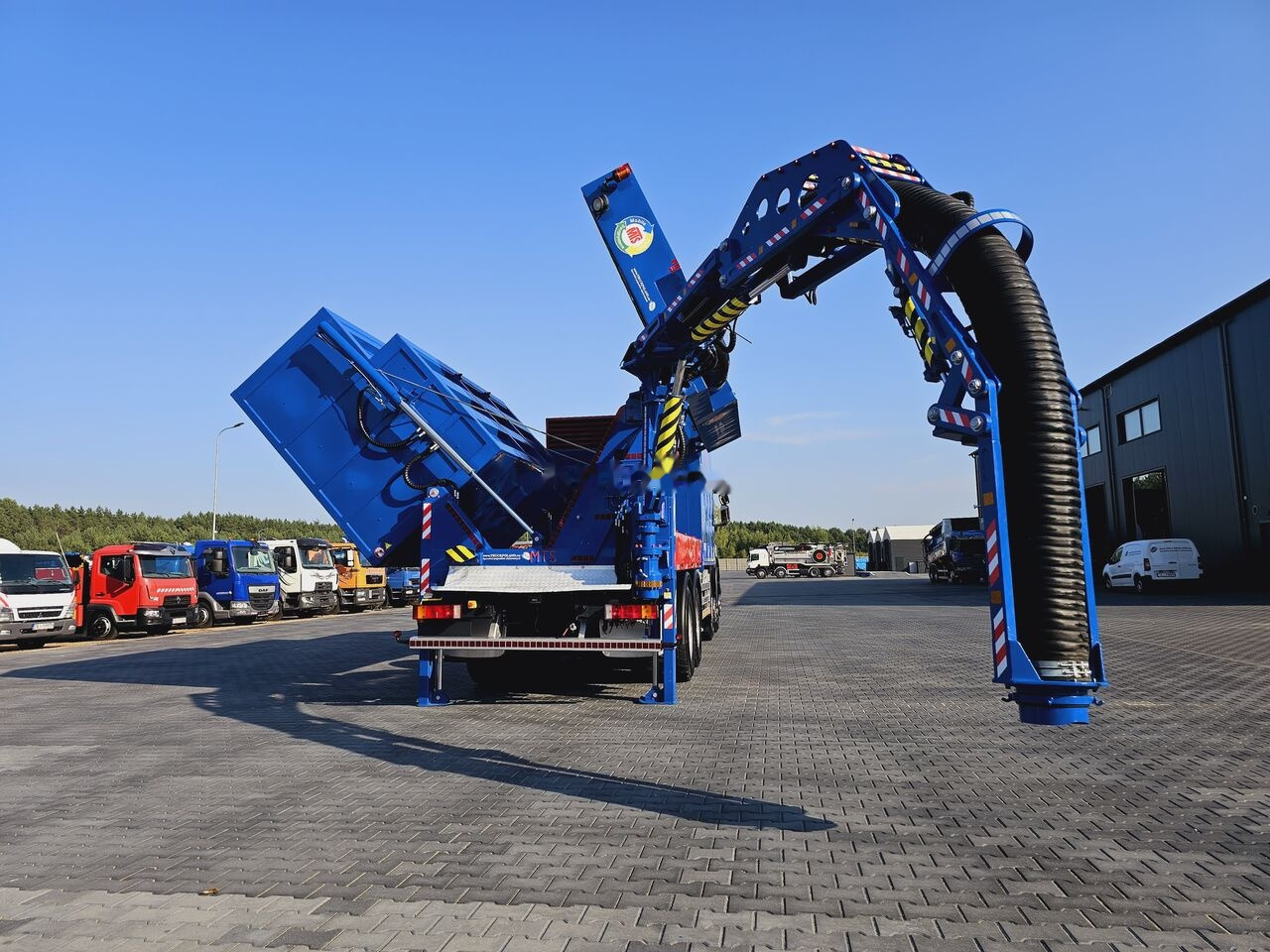 Caminhão limpa fossa IVECO MTS 4 x TURBINE MTS 4 x TURBINE Saugbagger vacuum cleaner excava: foto 1