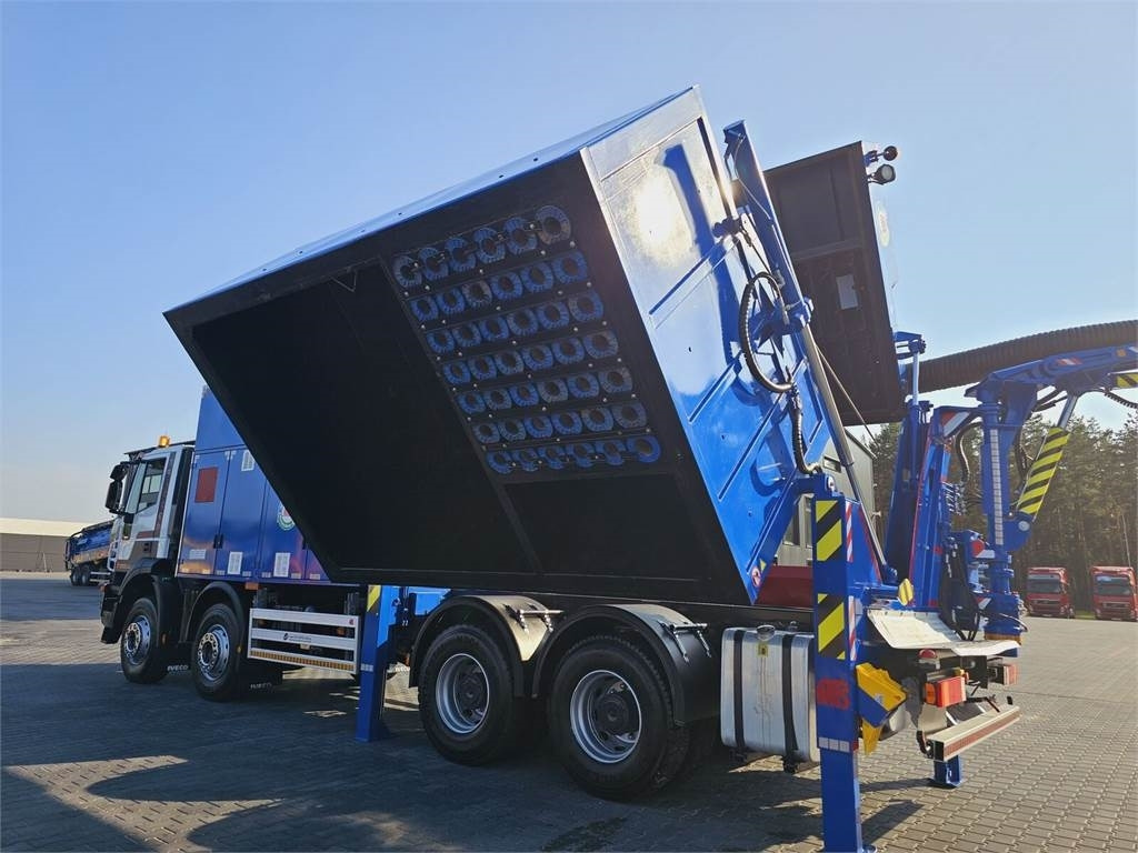 Caminhão limpa fossa Iveco MTS 4 x TURBINE MTS 4 x TURBINE Saugbagger vacuum: foto 11