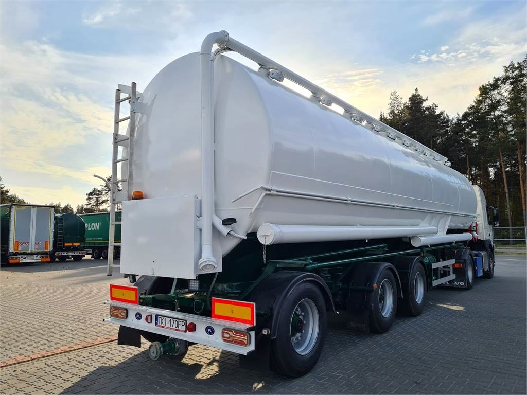 Lambrecht with suction WELGRO fodder, flour, wheat - Semi-reboque cisterna: foto 1 Lambrecht with suction WELGRO fodder, flour, wheat - Semi-reboque cisterna: foto 1