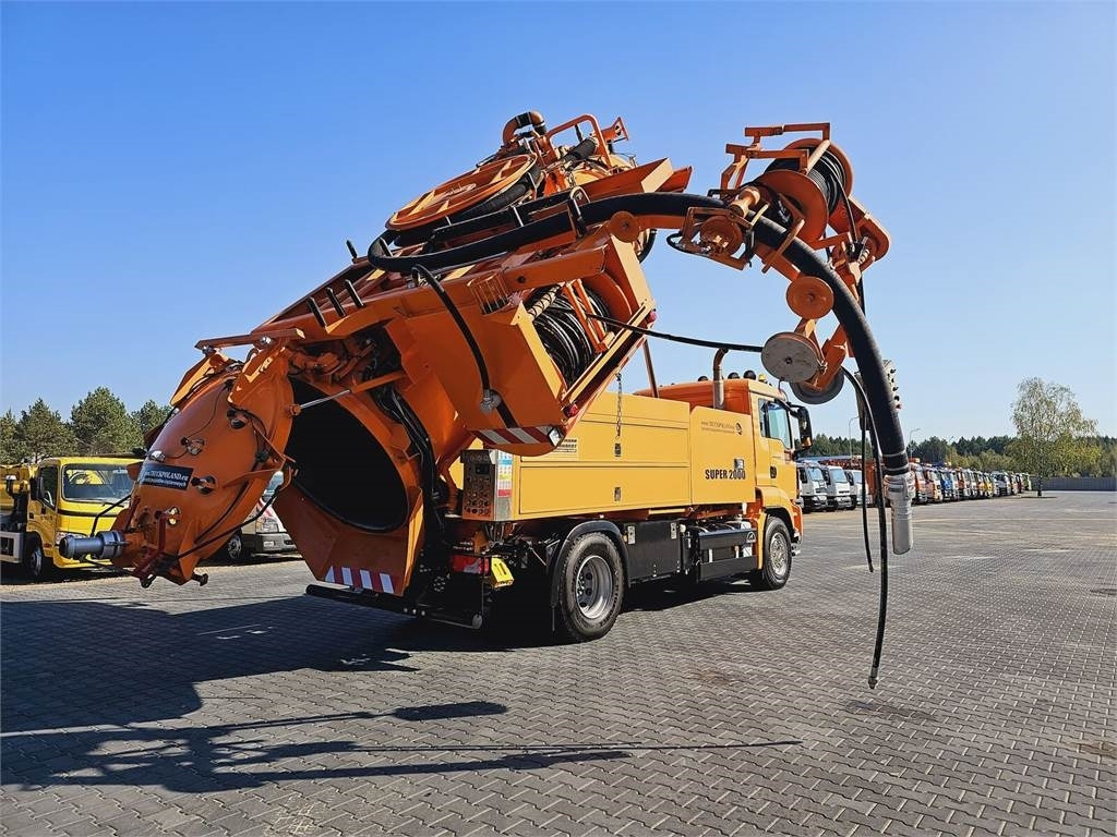 MAN Wiedemann SUPER 2000 4x2 WUKO RECYKLING for collec - Caminhão limpa fossa: foto 1 MAN Wiedemann SUPER 2000 4x2 WUKO RECYKLING for collec - Caminhão limpa fossa: foto 1