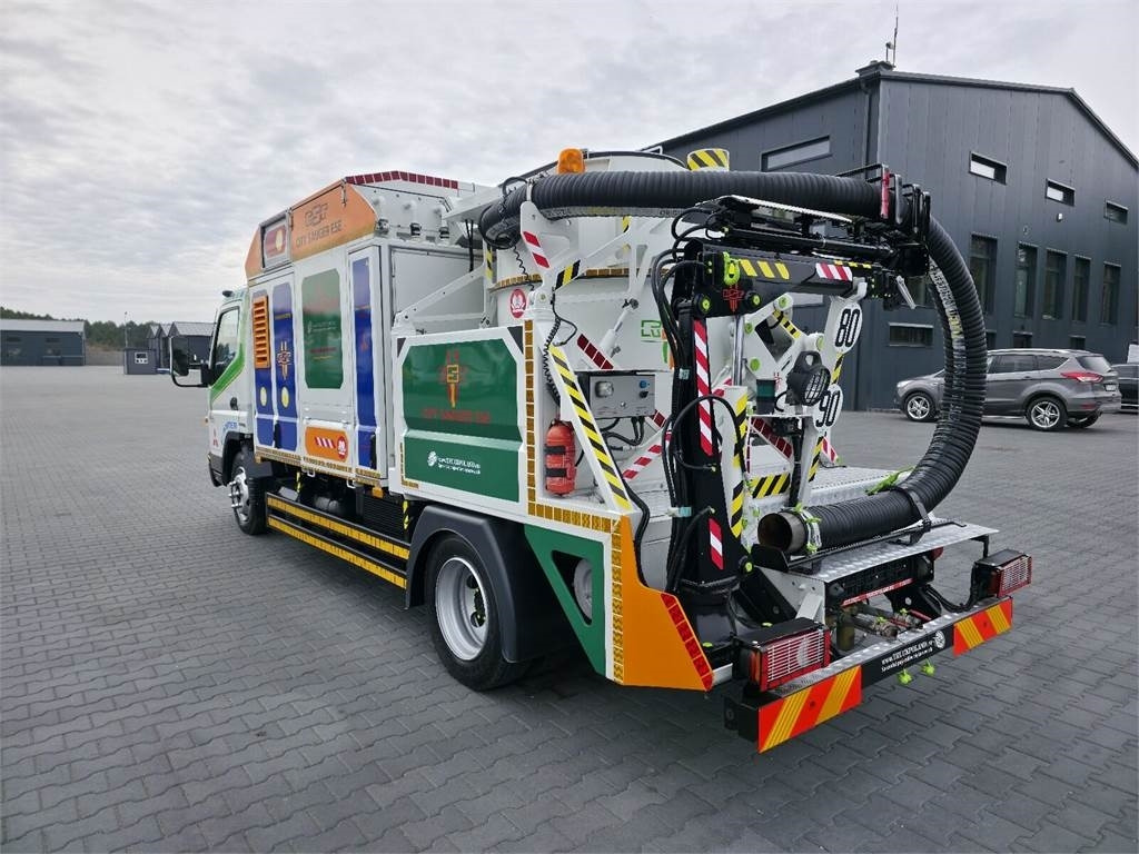 Mitsubishi CANTER odkurzacz koparka ssąca Saugbagger CITY SAU - Caminhão limpa fossa: foto 5 Mitsubishi CANTER odkurzacz koparka ssąca Saugbagger CITY SAU - Caminhão limpa fossa: foto 5