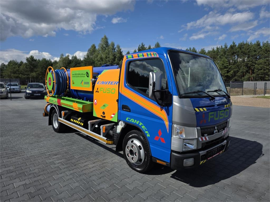 Mitsubishi ROM KOKS SMART COMBI WUKO HOT WATER FOR CLEANING S - Veículo municipal/ Especial: foto 2 Mitsubishi ROM KOKS SMART COMBI WUKO HOT WATER FOR CLEANING S - Veículo municipal/ Especial: foto 2