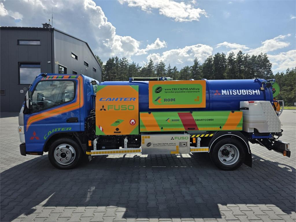 Mitsubishi ROM KOKS SMART COMBI WUKO HOT WATER FOR CLEANING S - Veículo municipal/ Especial: foto 4 Mitsubishi ROM KOKS SMART COMBI WUKO HOT WATER FOR CLEANING S - Veículo municipal/ Especial: foto 4