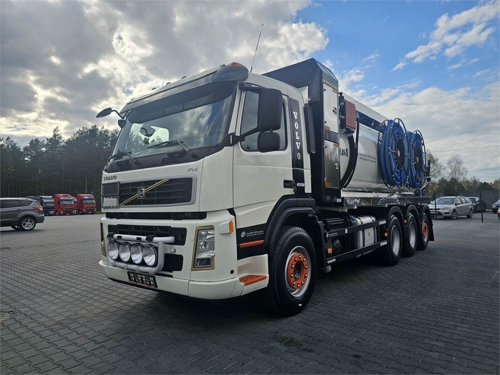Volvo WUKO ADR ROLBA FOR CLEANING CHANNELS COMBI - Caminhão limpa fossa: foto 4 Volvo WUKO ADR ROLBA FOR CLEANING CHANNELS COMBI - Caminhão limpa fossa: foto 4