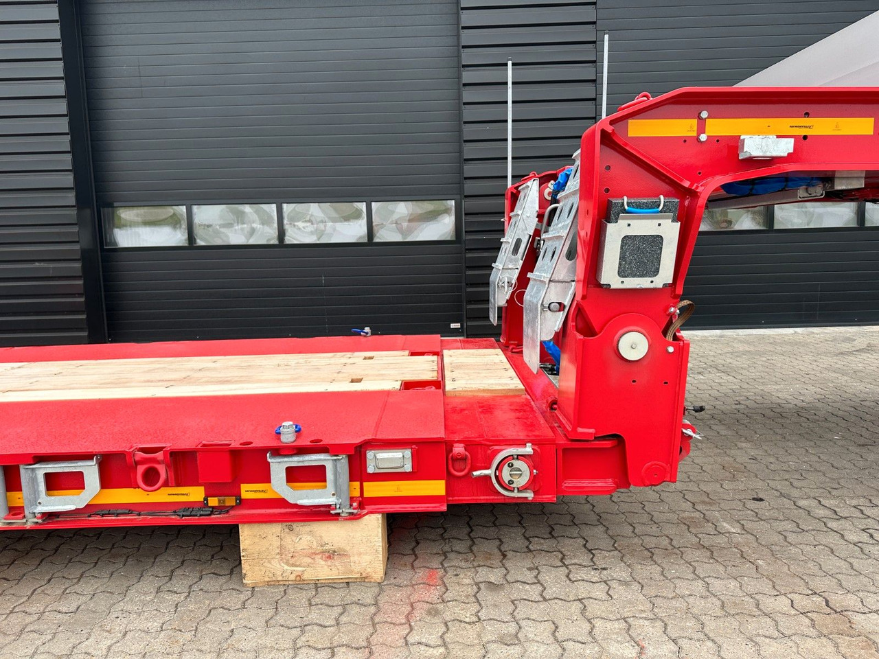 Faymonville 2 achs tiefbett / 2 x ausziehbar / 16.850 mm - Semi-reboque baixa: foto 4 Faymonville 2 achs tiefbett / 2 x ausziehbar / 16.850 mm - Semi-reboque baixa: foto 4