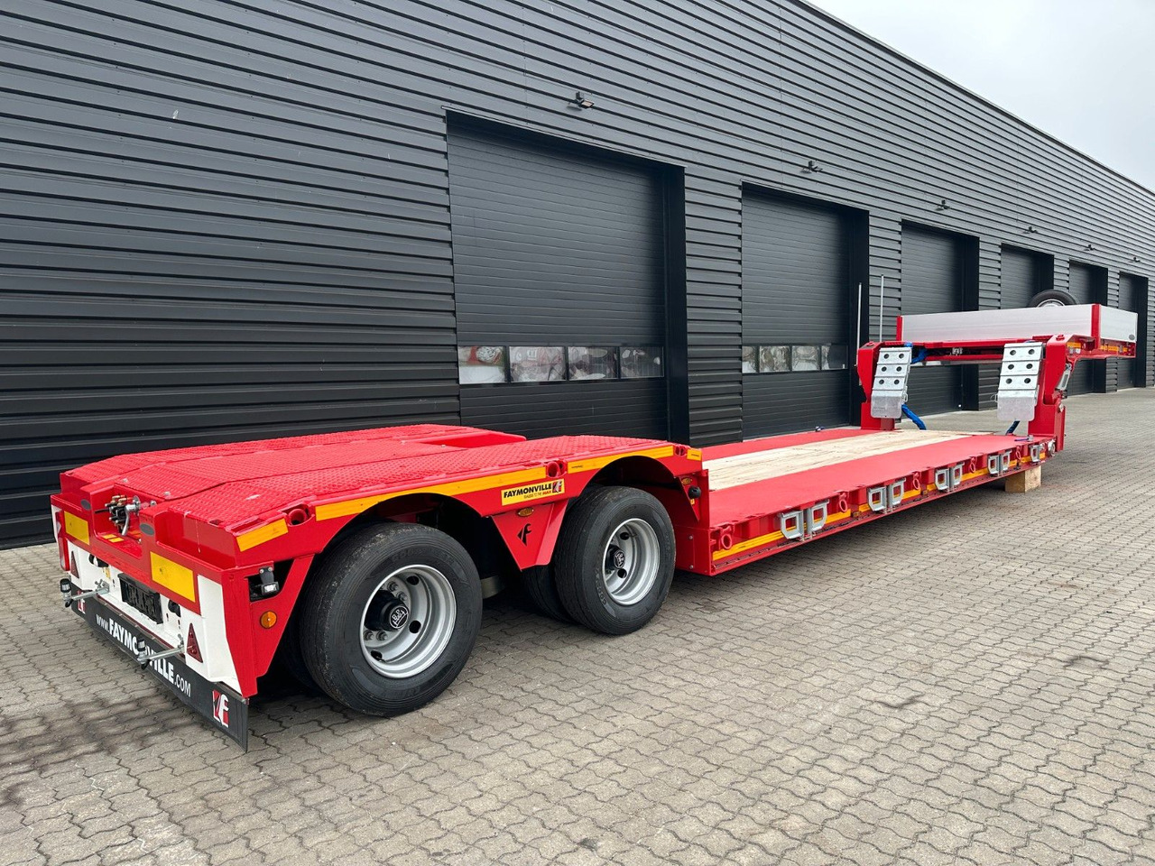 Faymonville 2 achs tiefbett / 2 x ausziehbar / 16.850 mm - Semi-reboque baixa: foto 3 Faymonville 2 achs tiefbett / 2 x ausziehbar / 16.850 mm - Semi-reboque baixa: foto 3