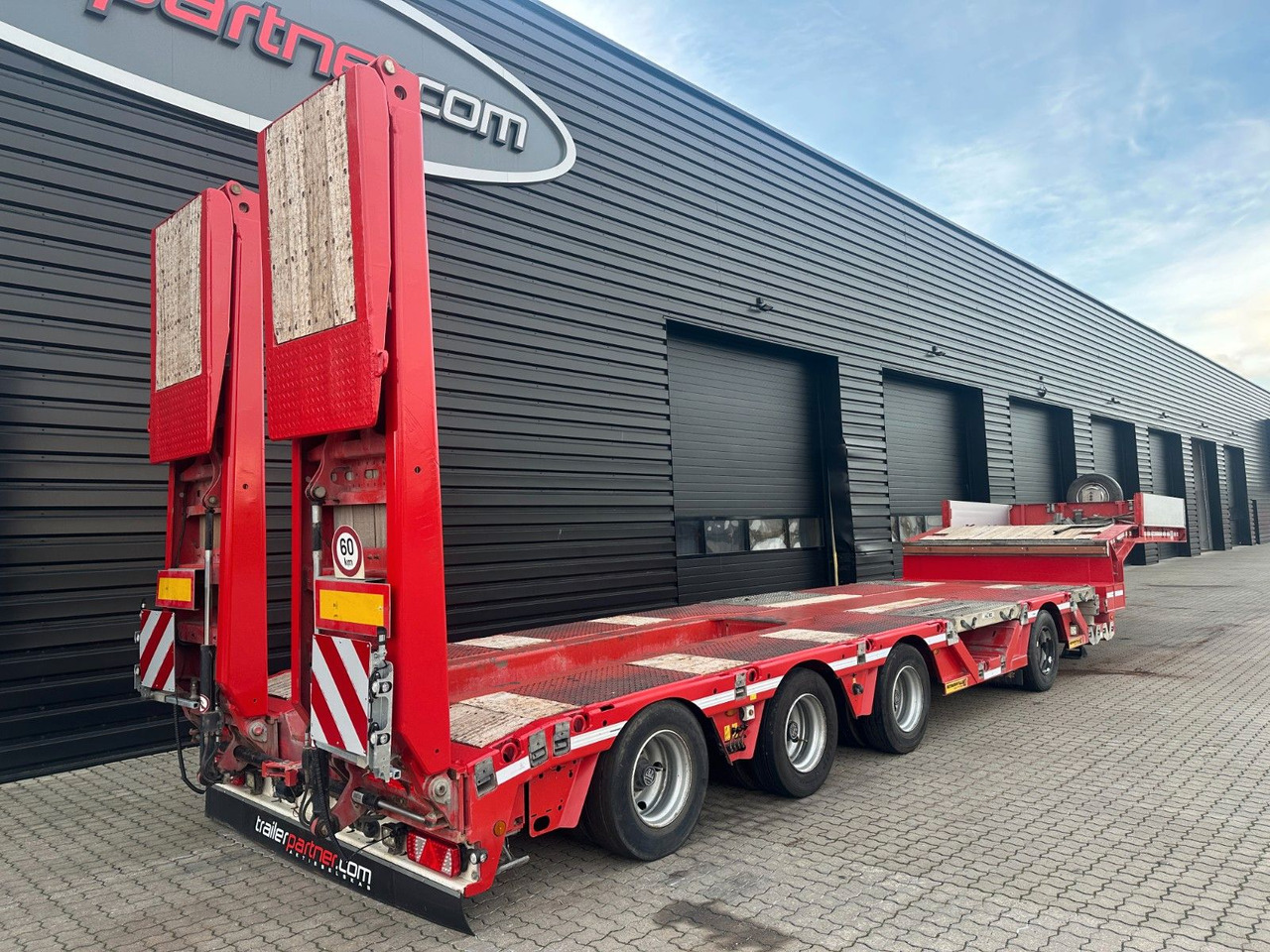 Faymonville 4 achs tieflader / ausziehbar / Radmulden - Semi-reboque baixa: foto 2 Faymonville 4 achs tieflader / ausziehbar / Radmulden - Semi-reboque baixa: foto 2