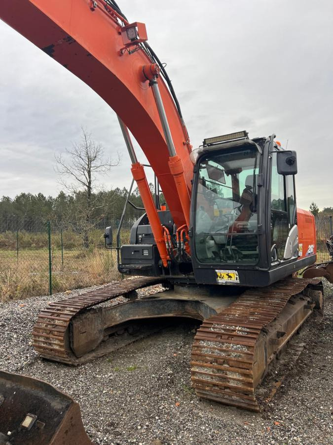 Hitachi ZX210LC 6 - Escavadora de rastos: foto 1 Hitachi ZX210LC 6 - Escavadora de rastos: foto 1