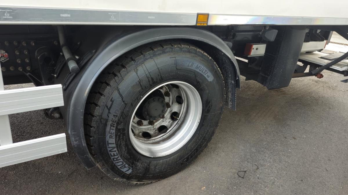 Renault D WIDE - Camião frigorífico: foto 3 Renault D WIDE - Camião frigorífico: foto 3