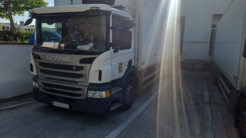 Scania P 320 - Camião frigorífico: foto 1 Scania P 320 - Camião frigorífico: foto 1