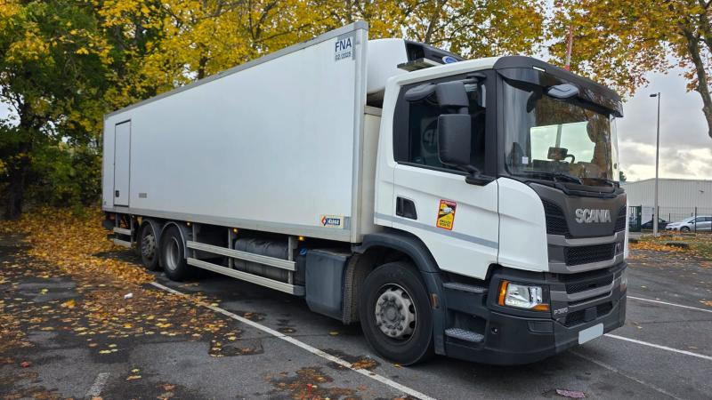 Scania P 320 - Camião frigorífico: foto 1 Scania P 320 - Camião frigorífico: foto 1