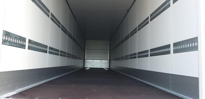 Semi-reboque furgão Schmitz Cargobull SKO 24 (Location / Rent): foto 7