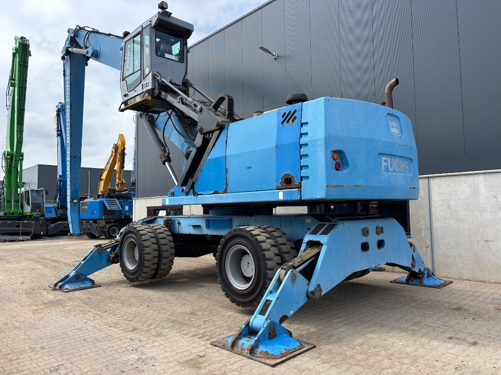 Fuchs MHL 380 - Manipulador de material: foto 1 Fuchs MHL 380 - Manipulador de material: foto 1