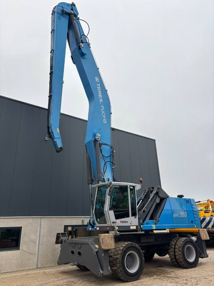 Fuchs MHL 380 -- only 6650 real working hours - Manipulador de material: foto 2 Fuchs MHL 380 -- only 6650 real working hours - Manipulador de material: foto 2