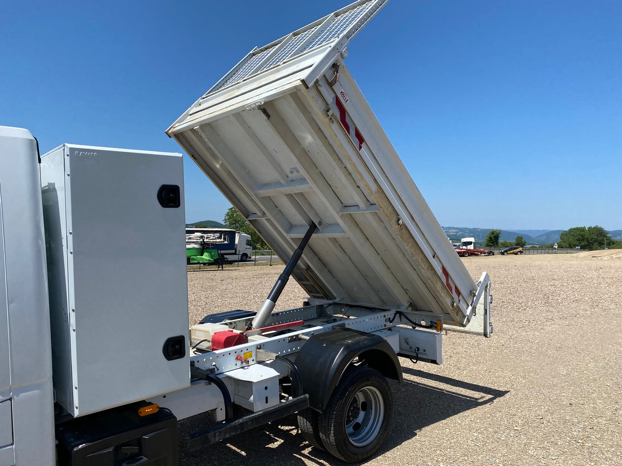 RENAULT Master III 2.3 DCI 165 ENERGY GRAND CONFORT BENNE+COFFRE - Carrinha basculante: foto 5 RENAULT Master III 2.3 DCI 165 ENERGY GRAND CONFORT BENNE+COFFRE - Carrinha basculante: foto 5