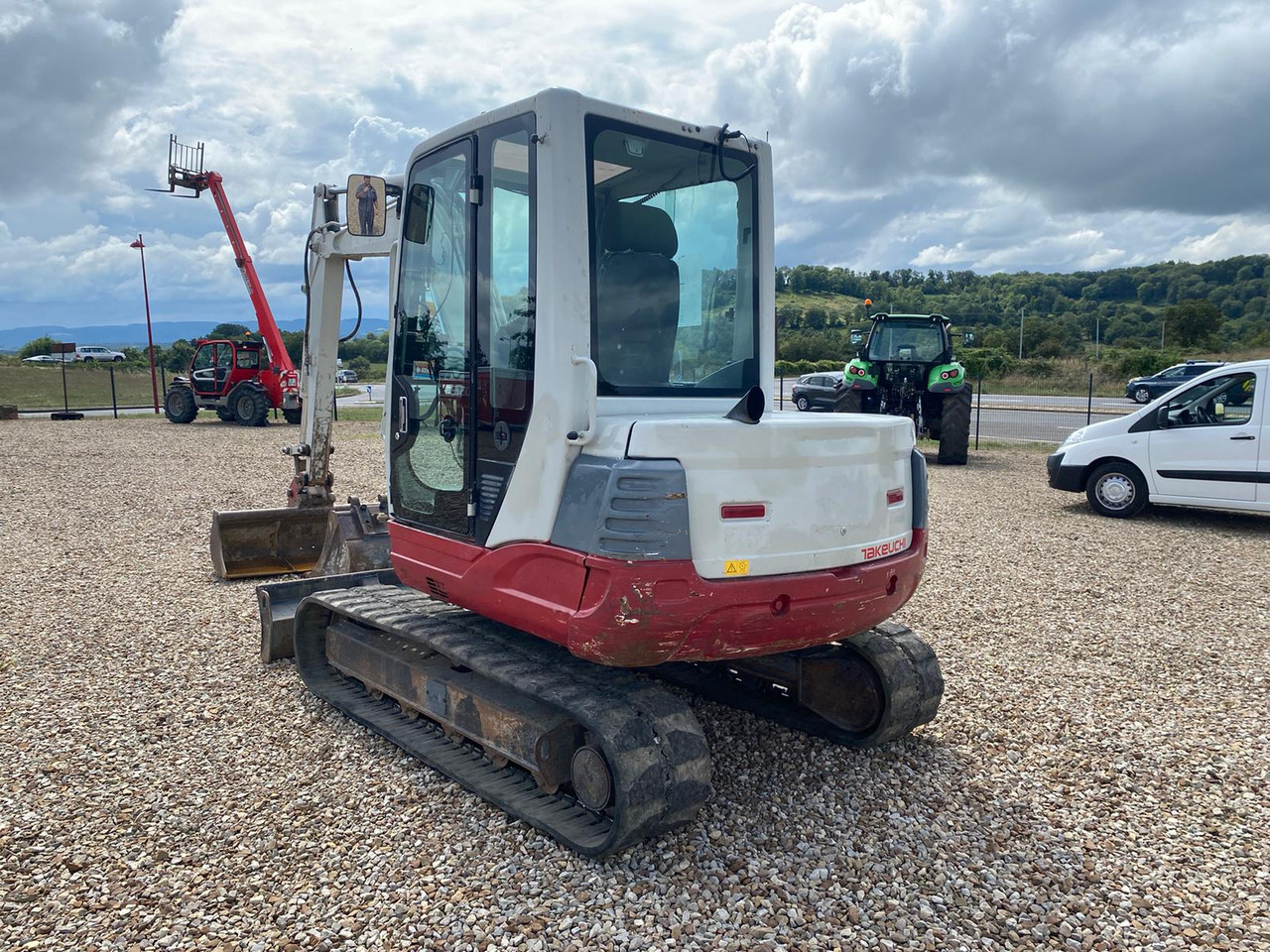 TAKEUCHI TB 250 - Escavadora de rastos: foto 4 TAKEUCHI TB 250 - Escavadora de rastos: foto 4
