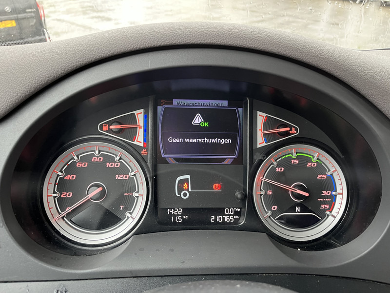DAF CF 260 FA / 18 Ton / 210 dkm / Box / Laadklep / APK 05-25 - Camião furgão: foto 4 DAF CF 260 FA / 18 Ton / 210 dkm / Box / Laadklep / APK 05-25 - Camião furgão: foto 4