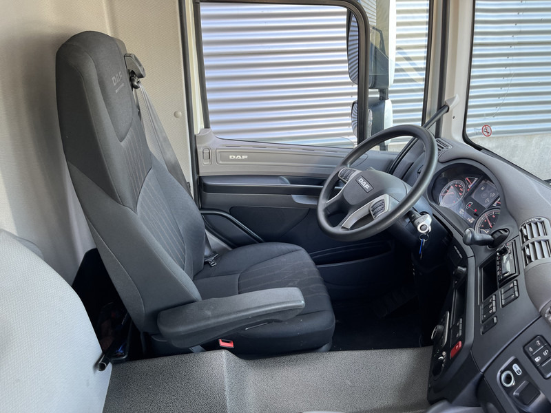 DAF CF 260 FA / 18 Ton / 67 dkm / Box / Laadklep / APK 07-25 - Camião furgão: foto 3 DAF CF 260 FA / 18 Ton / 67 dkm / Box / Laadklep / APK 07-25 - Camião furgão: foto 3