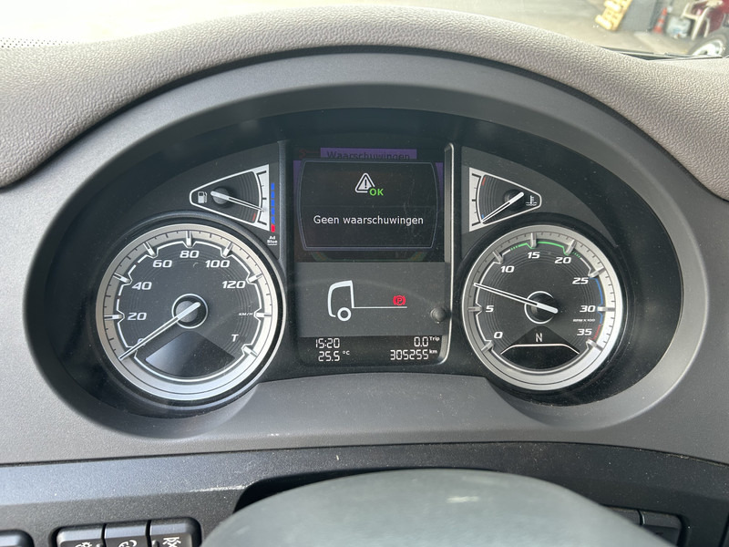 DAF CF 260 FA / Carrier Koeler - 30 gr / Chereau Frigobox / Laadklep 2000 kg - Camião frigorífico: foto 4 DAF CF 260 FA / Carrier Koeler - 30 gr / Chereau Frigobox / Laadklep 2000 kg - Camião frigorífico: foto 4