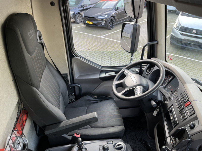 DAF LF 180 FA Euro 6 / 12 Ton / 400 dkm / Box / Laadklep - Camião furgão: foto 3 DAF LF 180 FA Euro 6 / 12 Ton / 400 dkm / Box / Laadklep - Camião furgão: foto 3