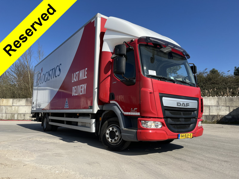 DAF LF 210 FA / 12 Ton / 353 dkm / Koffer / LBW 1500 kg / NL LKW - Camião furgão: foto 1 DAF LF 210 FA / 12 Ton / 353 dkm / Koffer / LBW 1500 kg / NL LKW - Camião furgão: foto 1
