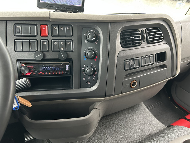 DAF LF 210 FA / 12 Ton / 450 dkm / Tacho V2 / Box / Laadklep / APK TUV 09-26 - Camião furgão: foto 5 DAF LF 210 FA / 12 Ton / 450 dkm / Tacho V2 / Box / Laadklep / APK TUV 09-26 - Camião furgão: foto 5