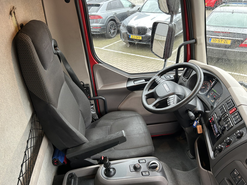 DAF LF 210 FA / 12 Ton / 450 dkm / Tacho V2 / Box / Laadklep / APK TUV 09-26 - Camião furgão: foto 3 DAF LF 210 FA / 12 Ton / 450 dkm / Tacho V2 / Box / Laadklep / APK TUV 09-26 - Camião furgão: foto 3