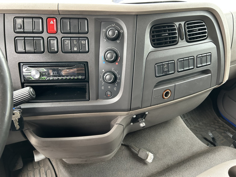 DAF LF 210 FA / 12 Ton / 454 dkm / Pritsch-Plane / LBW / APK TUV 11-25 - Camião de lona: foto 5 DAF LF 210 FA / 12 Ton / 454 dkm / Pritsch-Plane / LBW / APK TUV 11-25 - Camião de lona: foto 5